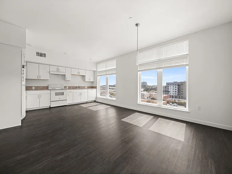 Grand & Linden Family Apartments — Photo 8