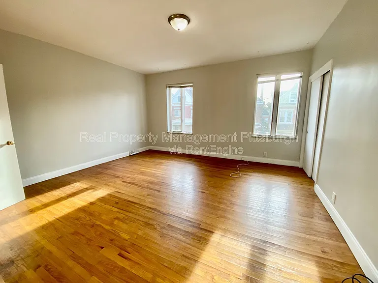 825 Collins St #2 — Photo 3