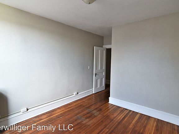 5th image of 132 S Main