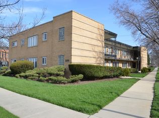 2032 Linden Ave #A, Park Ridge, IL 60068