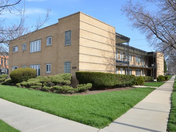 2032 Linden Ave #A, Park Ridge, IL 60068