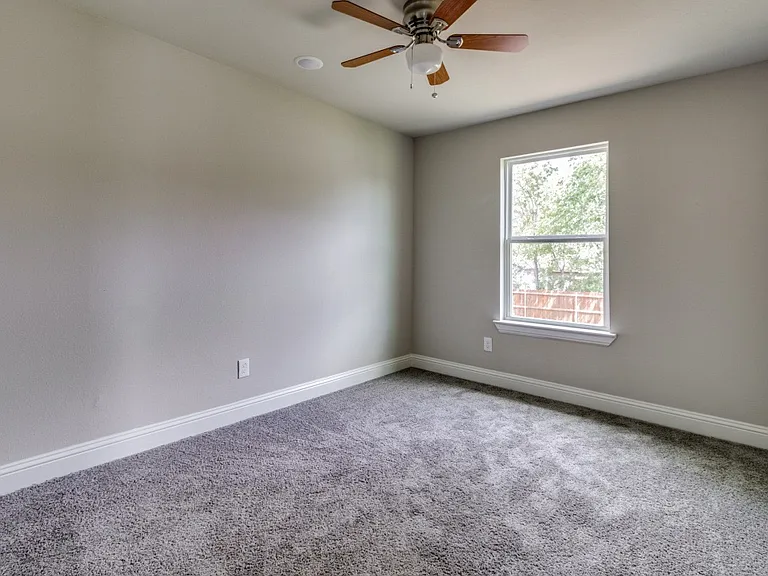 811 W Coffin St — Photo 9