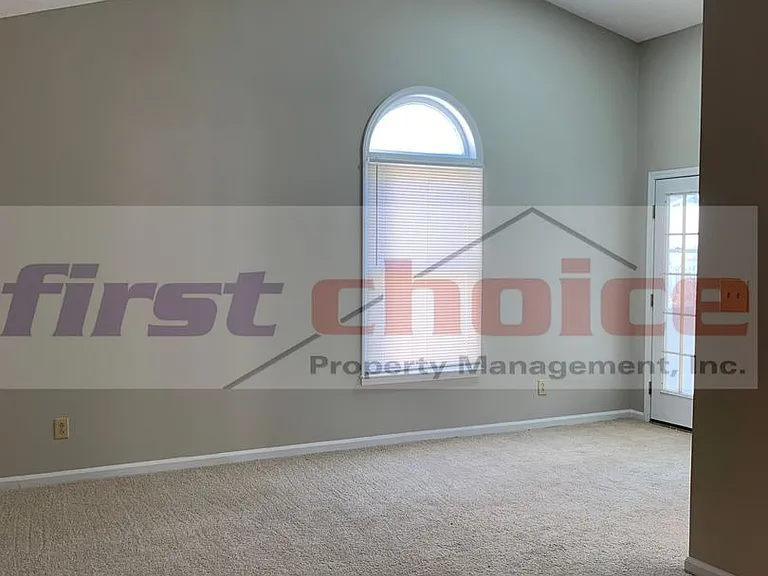 1750 Ridgefield Ct — Photo 33