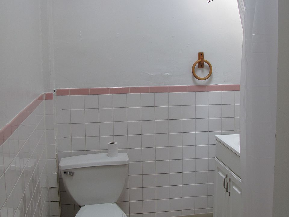 Large modern full tile bath
