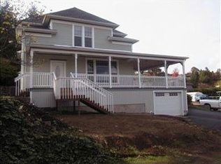 1488 NW Grove Ln, Roseburg, OR