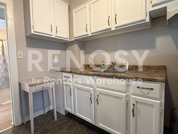 3rd image of 2925 2nd Ave S #4