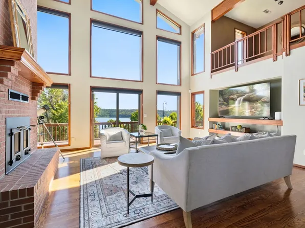 31 Ravenshoe Rd #Id1263906p, Rogers, AR 72756