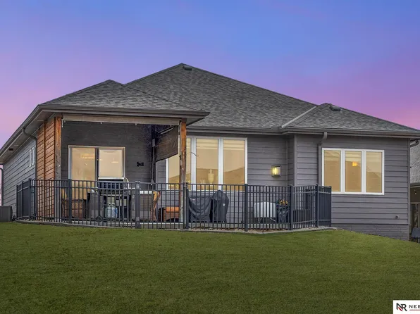 15515 Hanover St, Bennington, NE 68007