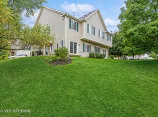 615 Fox Ridge Dr, Fox Lake, IL 60020