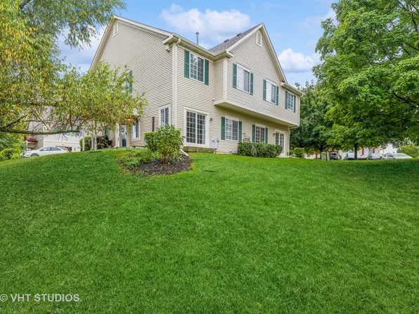 615 Fox Ridge Dr, Fox Lake, IL 60020