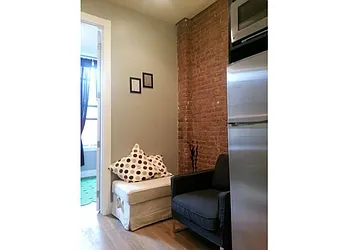 Rented by Realty Advisors Group