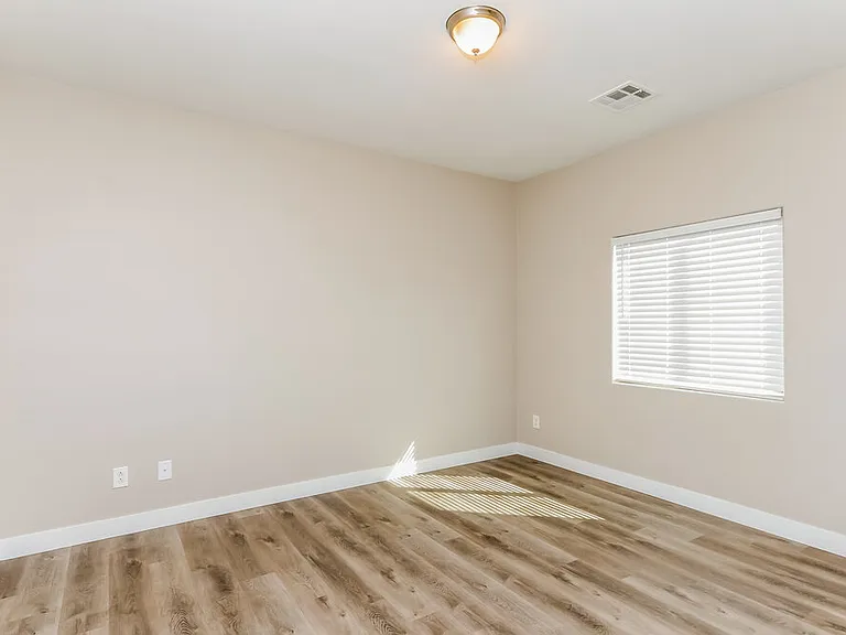9623 Vega Carpio Ave — Photo 13