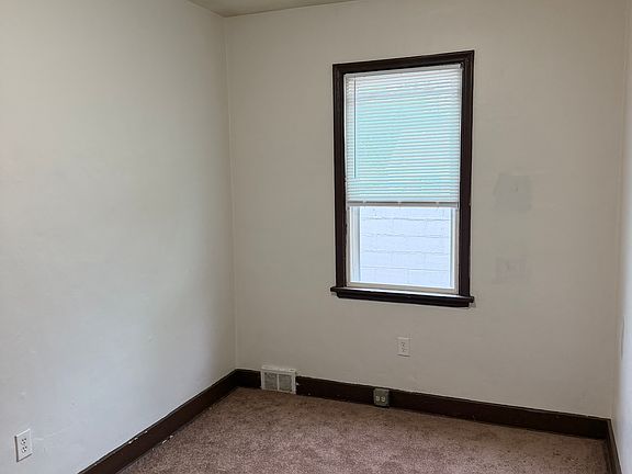 5th image of 742 Lorenz Ave Floor 2