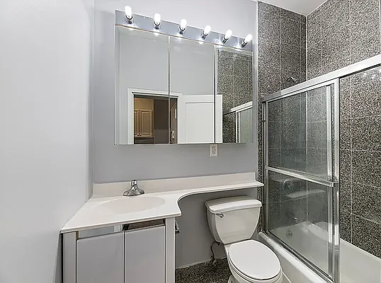 Rented by Mossanen Group | media 13