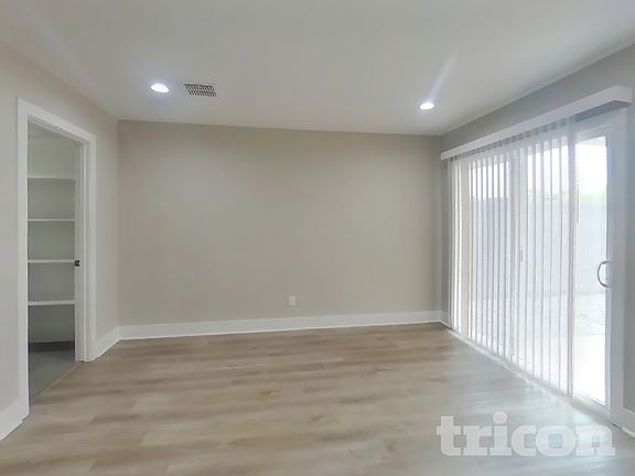 2nd image of 4665 S 38th Ln