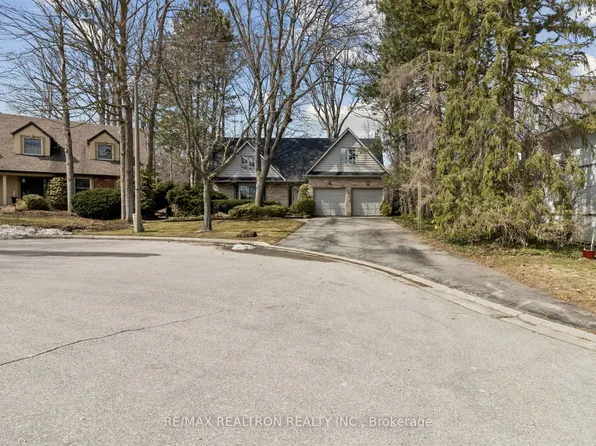 57 Hemingway Cres, Markham, ON L3R 2S4