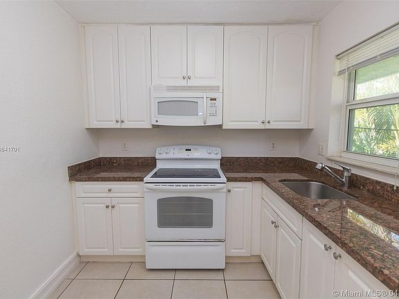 2nd image of 3260 NE 19th Ave APT 19