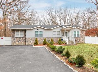 89 Wilson Ave, Middle Island, NY 11953