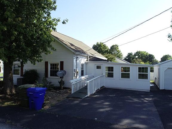 2nd image of 702 E 2nd North St