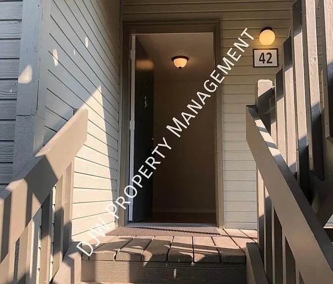 3719 S Gekeler Ln #42 — Photo 2