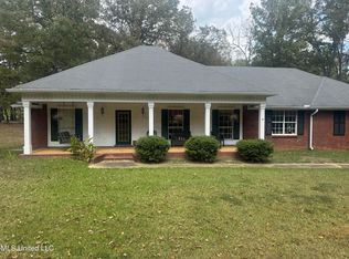 1514 W Flowers Rd, Terry, MS 39170
