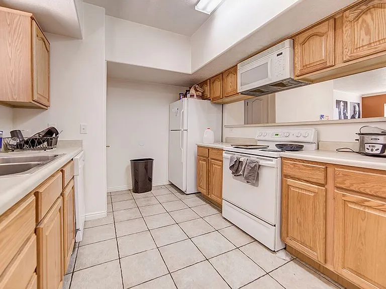 511 E 600 N #103 — Photo 4