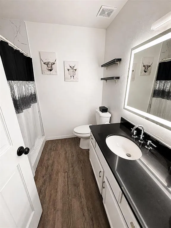 440 Berwick Cir — Photo 3