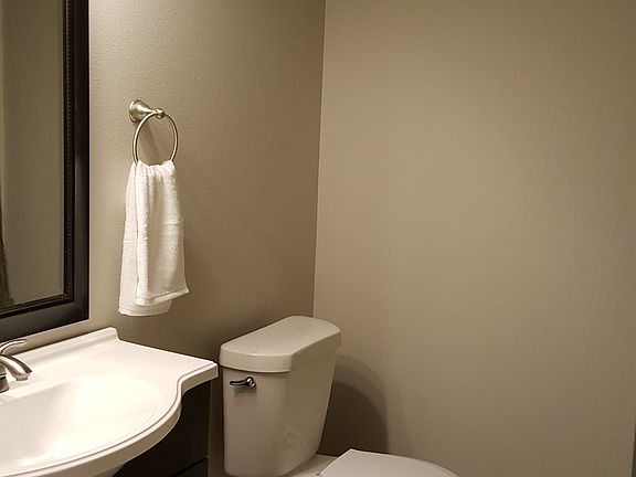 2nd image of 910 Bellflower Dr