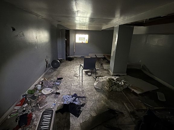 3rd image of 1044 W 115th St
