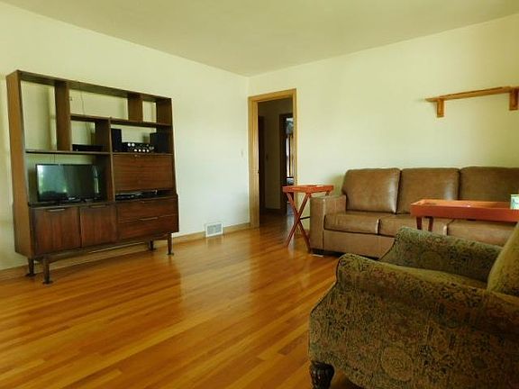5th image of 1421 Parkview Ave