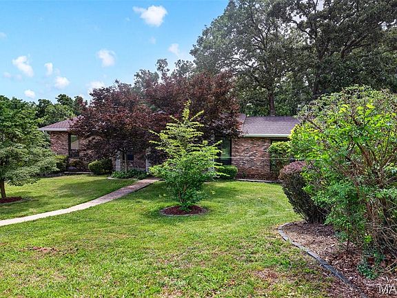 3rd image of 2034 Raintree Dr
