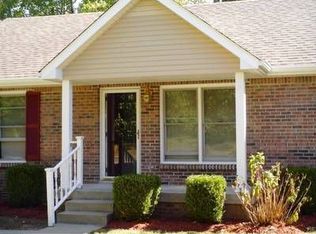 129 E Regent Dr, Clarksville, TN 37043