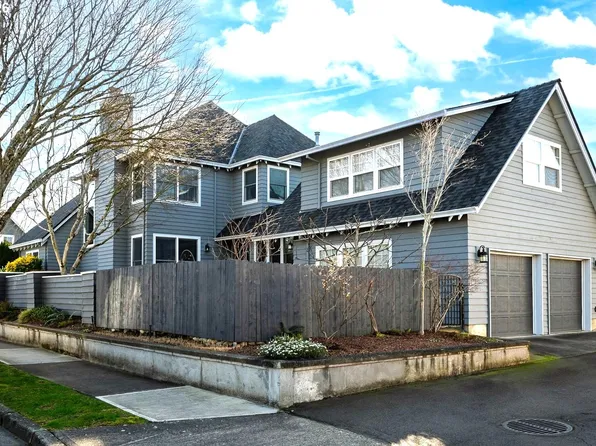 22285 NE Park Ln, Fairview, OR 97024