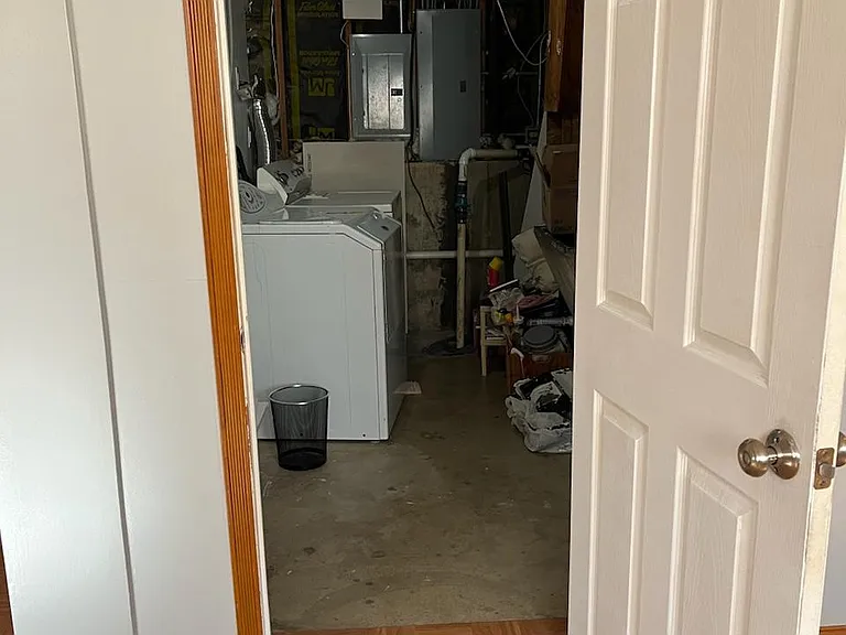 laundry, utility room