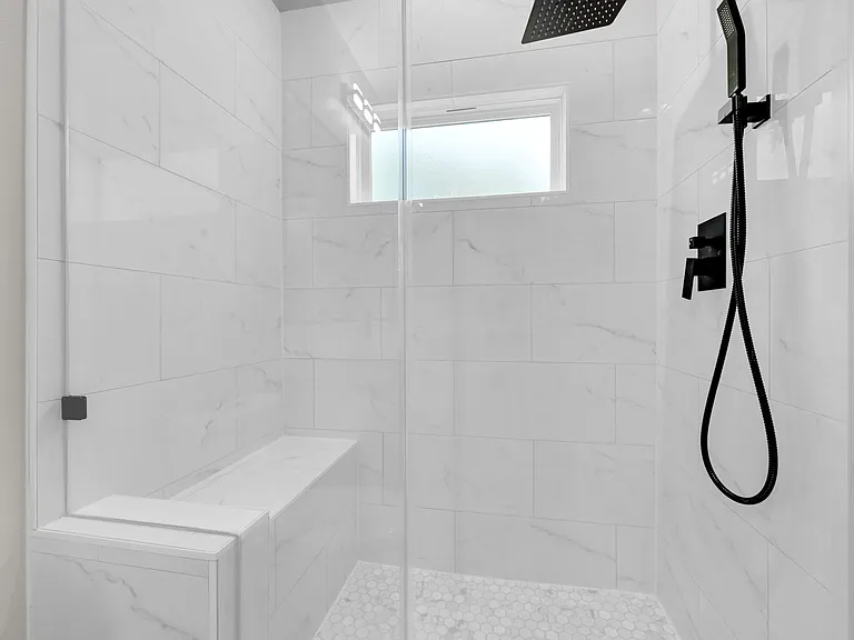 715 Service St #B — Photo 24