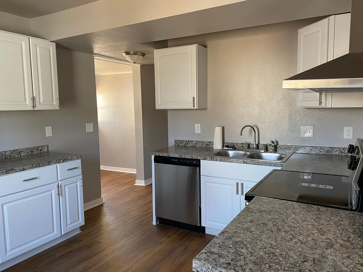 1208 Taylor Ave — Photo 2