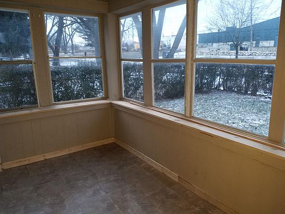 5th image of 943 Myrtle Ave