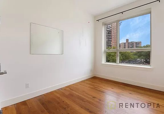 3rd image of 73 Montrose Ave #4O