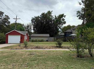 621 W 11th Ave, Emporia, KS 66801
