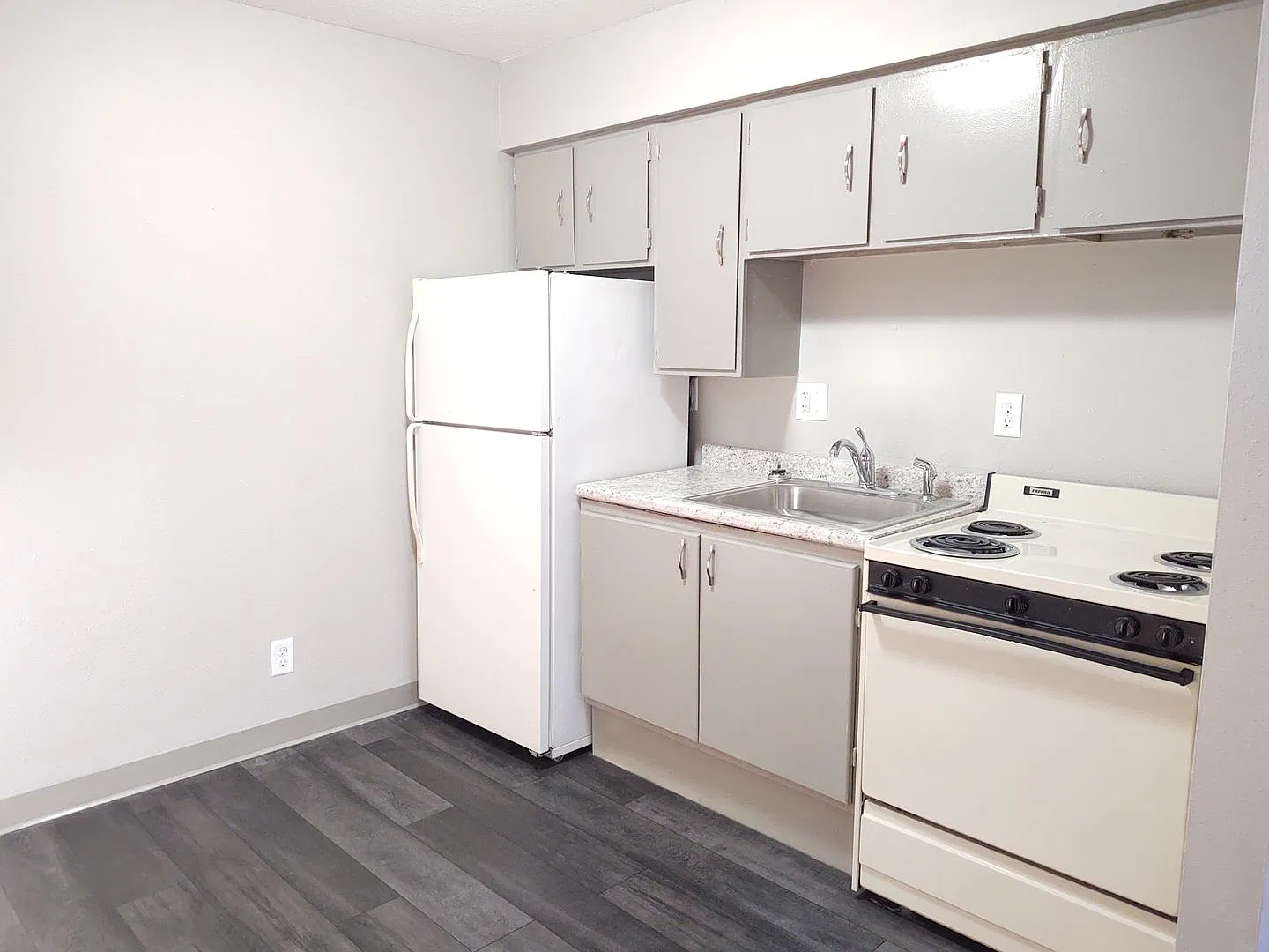 1441 Capitol Ave — Photo 1