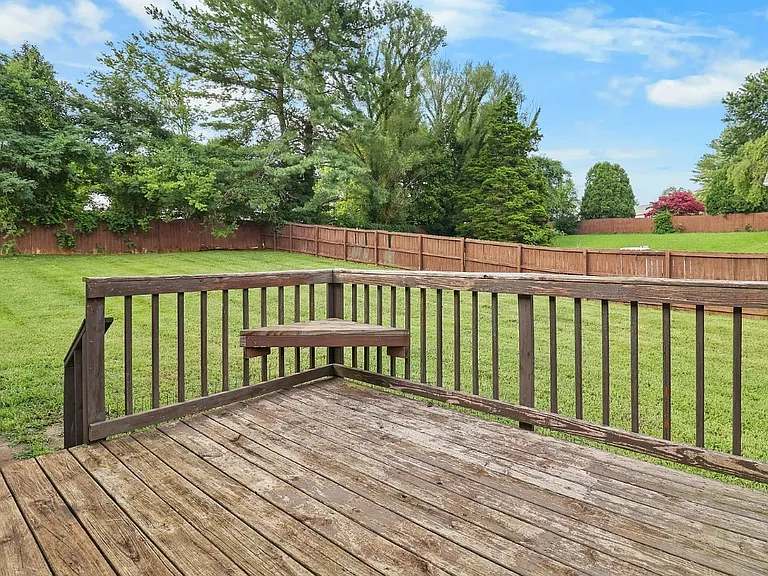2301 Sherwood Hills Ct — Photo 35
