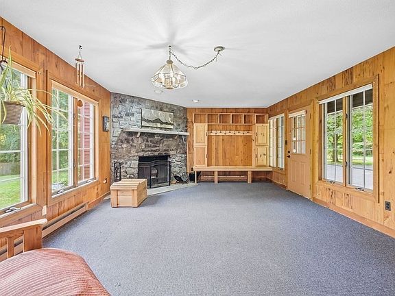 3rd image of 36 Honey Pot Rd
