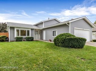 113 Borris Cir, Streamwood, IL