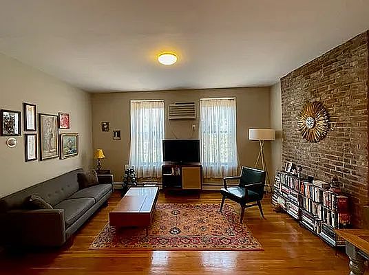 1st image of 280 Bedford Ave APT 3