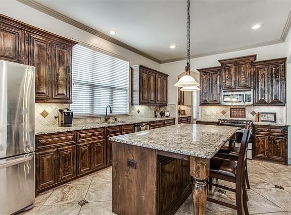 4th image of 778 Deverson Dr