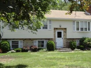 16 Kenwood Ave, Wilmington, MA 01887
