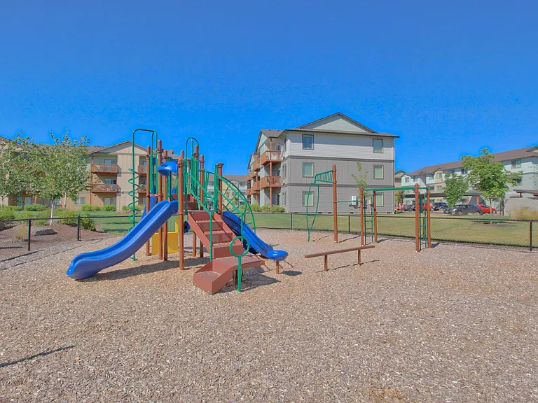 The Reserve at Hawk's Ridge — Photo 13
