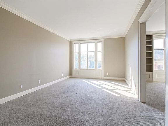 3rd image of 2434 Saint Charles Ave APT 203