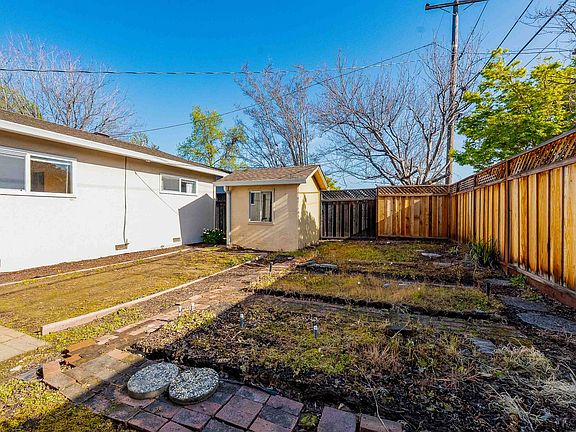 2nd image of 760 Live Oak Way