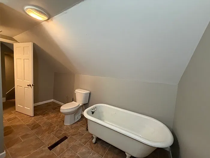4 bed, 2.0 bath, 1112 sqft, $1,600 — Photo 4